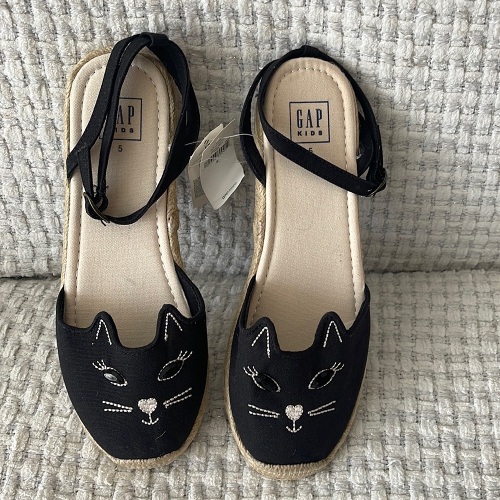 GAP Cat Espadrilles Size 5 Big Girl - New, Never Use.